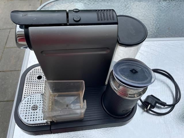 Nespresso koffiezetmach. DEFECT, Witgoed en Apparatuur, Koffiezetapparaten, Espresso apparaat, Ophalen of Verzenden, Niet werkend