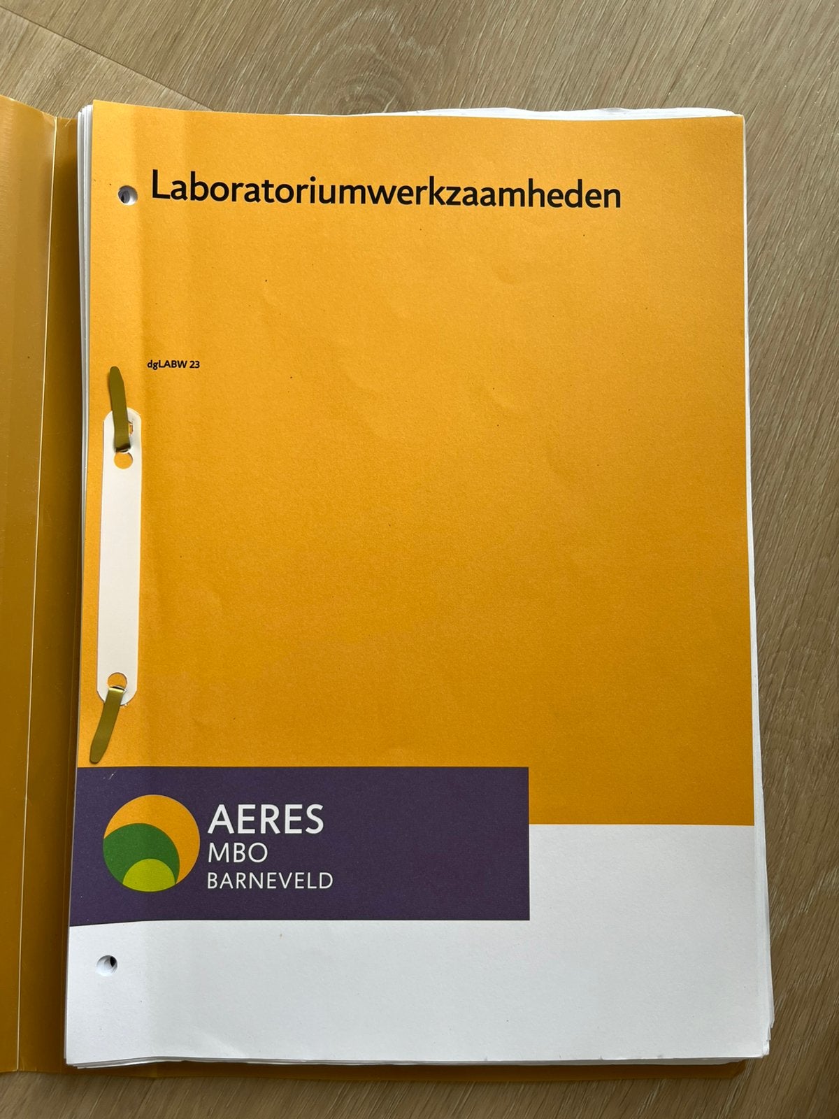 Laboratoriumwerkzaamheden aeres mbo barneveld, Ophalen of Verzenden, Beta, Zo goed als nieuw, MBO