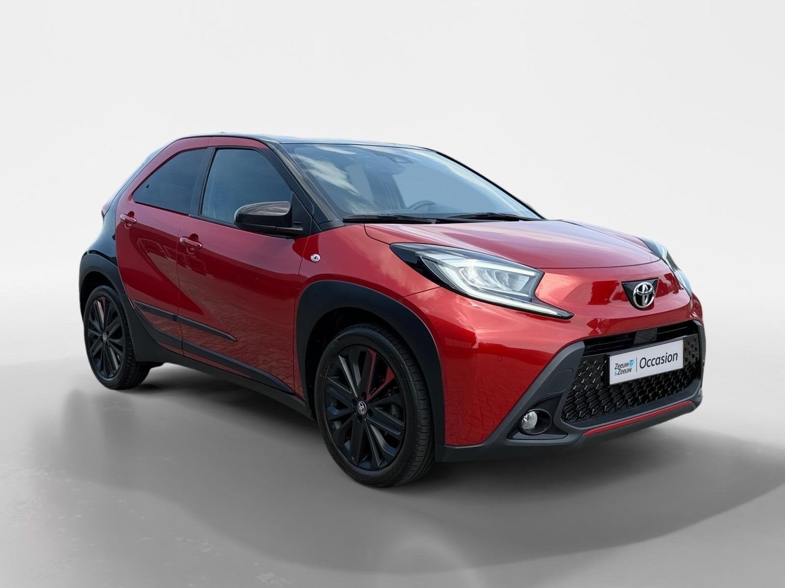 Toyota Aygo X 72PK VVT-i S-CVT Premium Automaat | 1e eigenaa, 12 maanden, Gebruikt, 4 stoelen, Leder en Stof