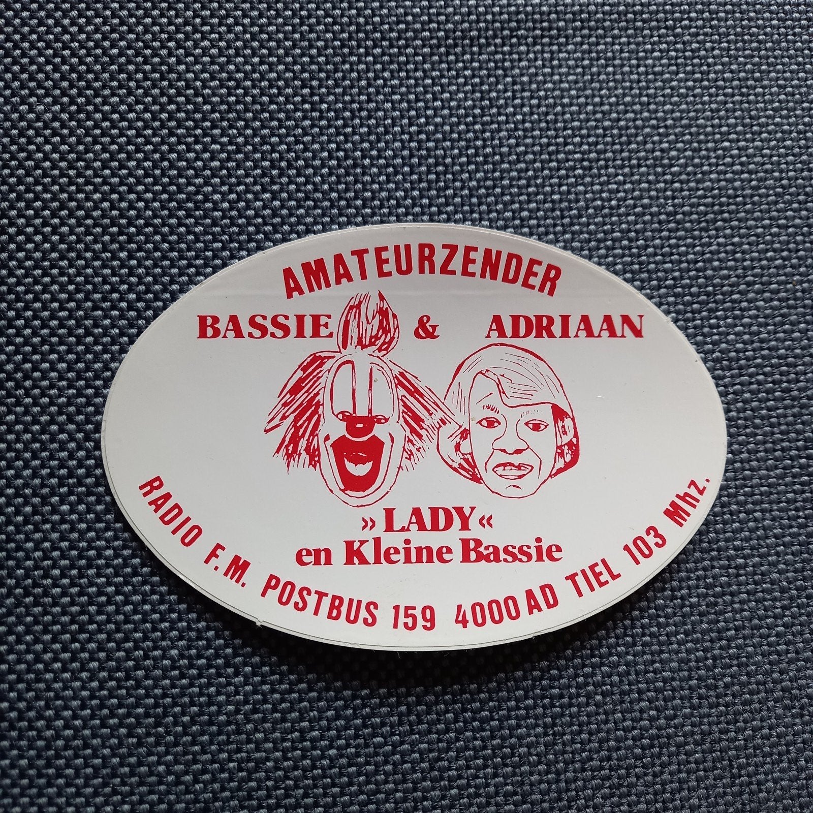 Sticker etherpiraat Bassie en Adriaan uit Tiel, Ophalen of Verzenden, Gebruikt, Film, Tv of Omroep