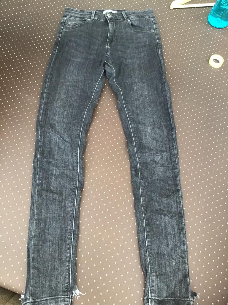 Spijkerbroek 38 zwart Pull&Bear, Kleding | Dames, Spijkerbroeken en Jeans, Ophalen of Verzenden, Zo goed als nieuw, Zwart, W30 - W32 (confectie 38/40)