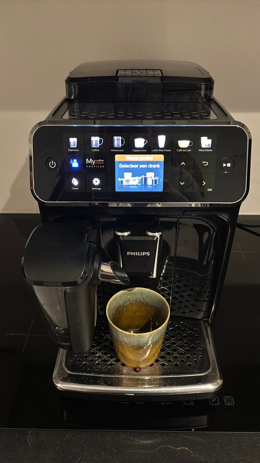 Philips LatteGo 5400 serie Espressomachine - Zwart/RVS, Ophalen, Afneembaar waterreservoir, Gebruikt, Espresso apparaat