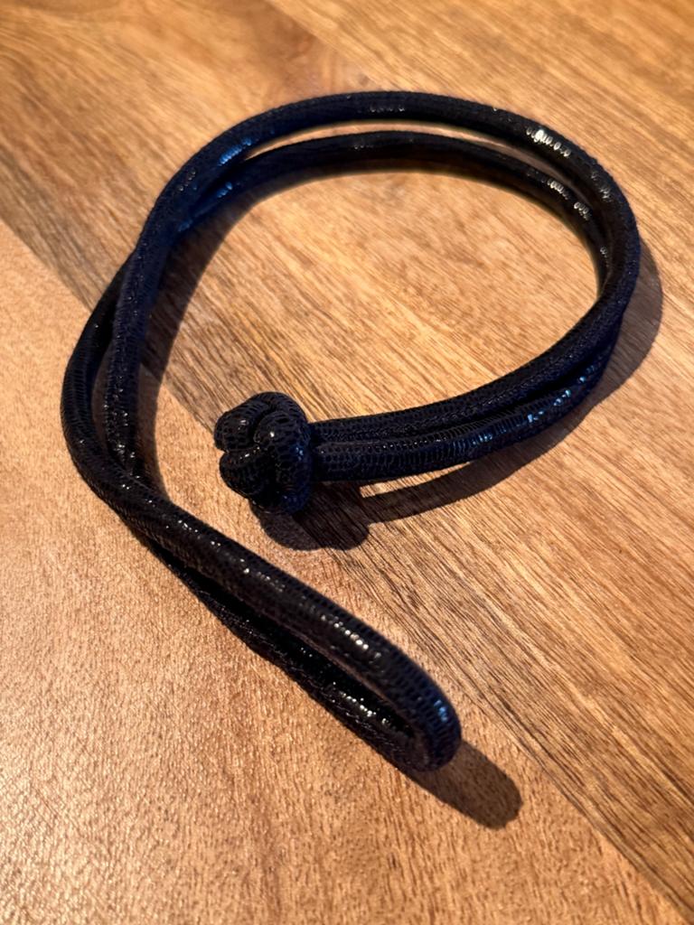 Tirisi Moda lederen armband donkerblauw met glimmer, Gebruikt, Zwart, Ophalen of Verzenden, Overige materialen