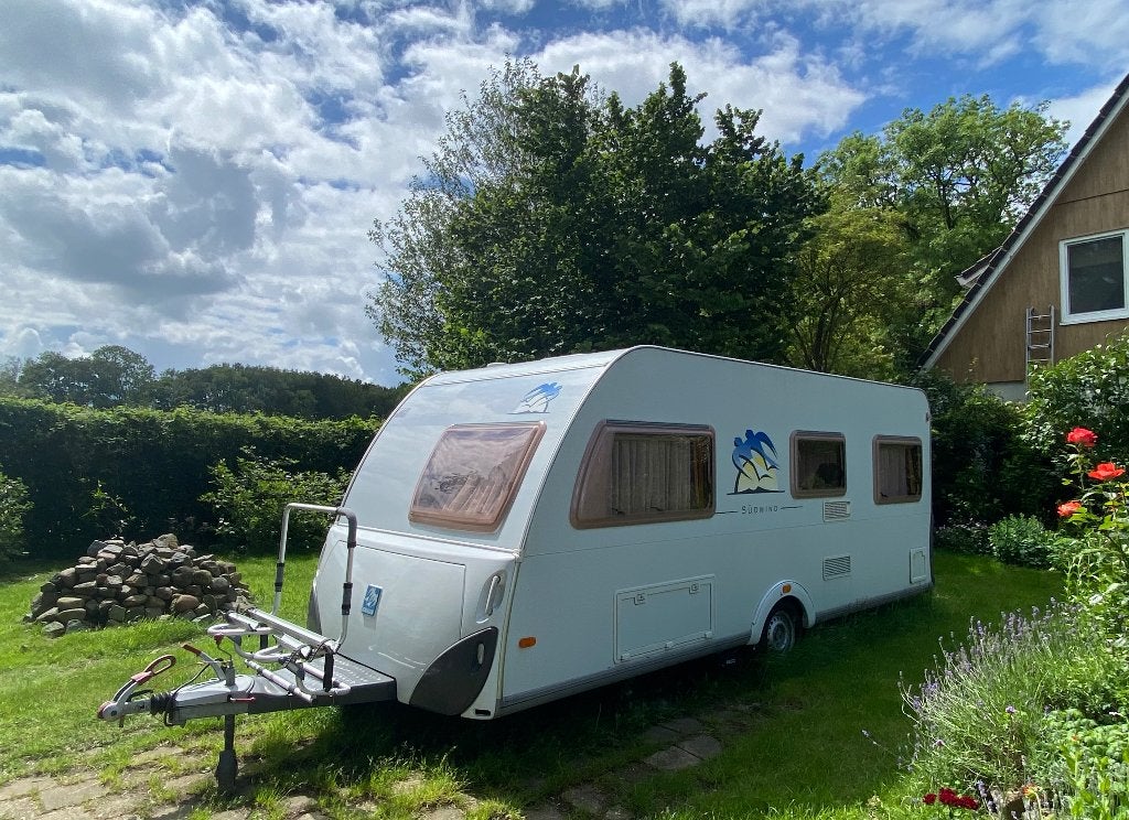 Knaus Sudwind 540, 2004, met voortent, luifel en mover, Omvormbare zithoek, Rondzit, Particulier, 5 tot 6 meter