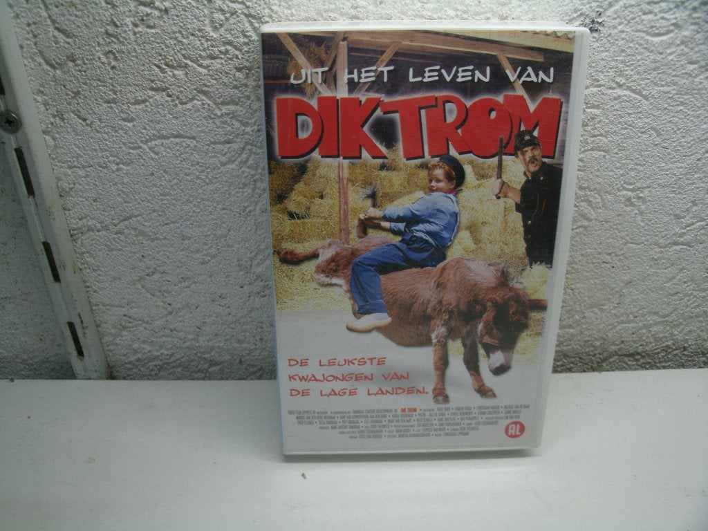 vhs 99a dik trom de leukste kwajongen ned gespr, Ophalen of Verzenden, VHS