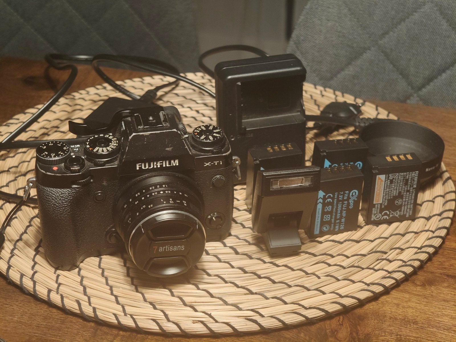Fujifilm XT-1 met 7artisans 25mm lens en accessoires, Gebruikt, Accu, Ophalen of Verzenden, Fujifilm