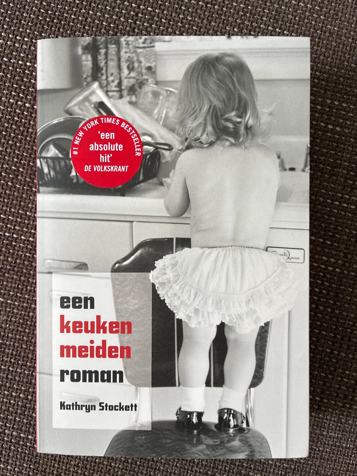 Een keukenmeiden roman - Kathryn Stockett, Ophalen of Verzenden, Zo goed als nieuw, Amerika