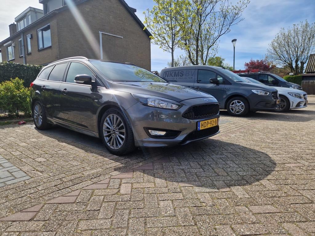 Ford Focus 1.0 Ecoboost st line 125pk 2018 Grijs, Auto's, Ford, Particulier, Focus, ABS, Airbags, Airconditioning, Android Auto