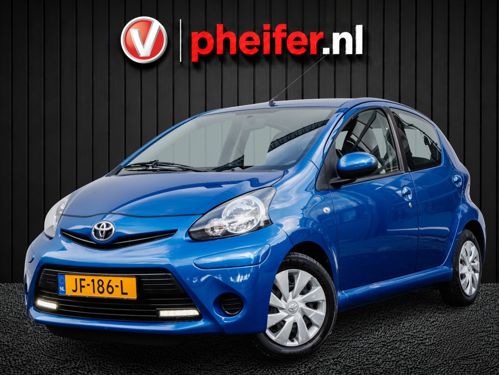 Toyota Aygo 1.0 VVT-i Aut. Aspiration Elek. ramen/ Radio-cd, Auto's, Euro 5, Stof, Gebruikt, Zwart