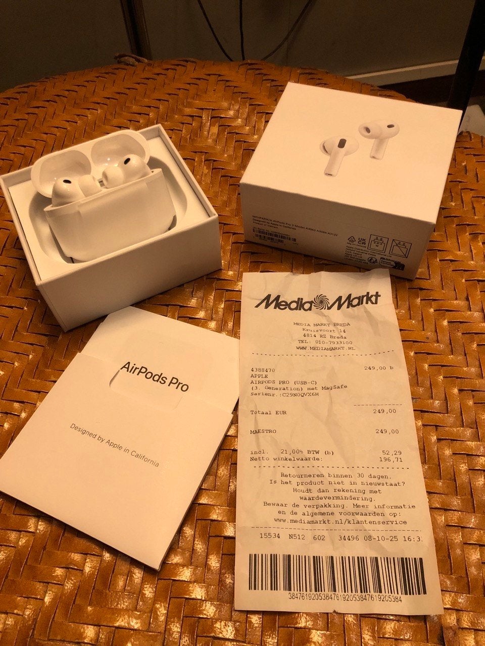AirPods Pro 3 (USB-C) - Ongebruikt met Apple Care, Nieuw, Ophalen of Verzenden, Apple, In oorschelp (earbud)