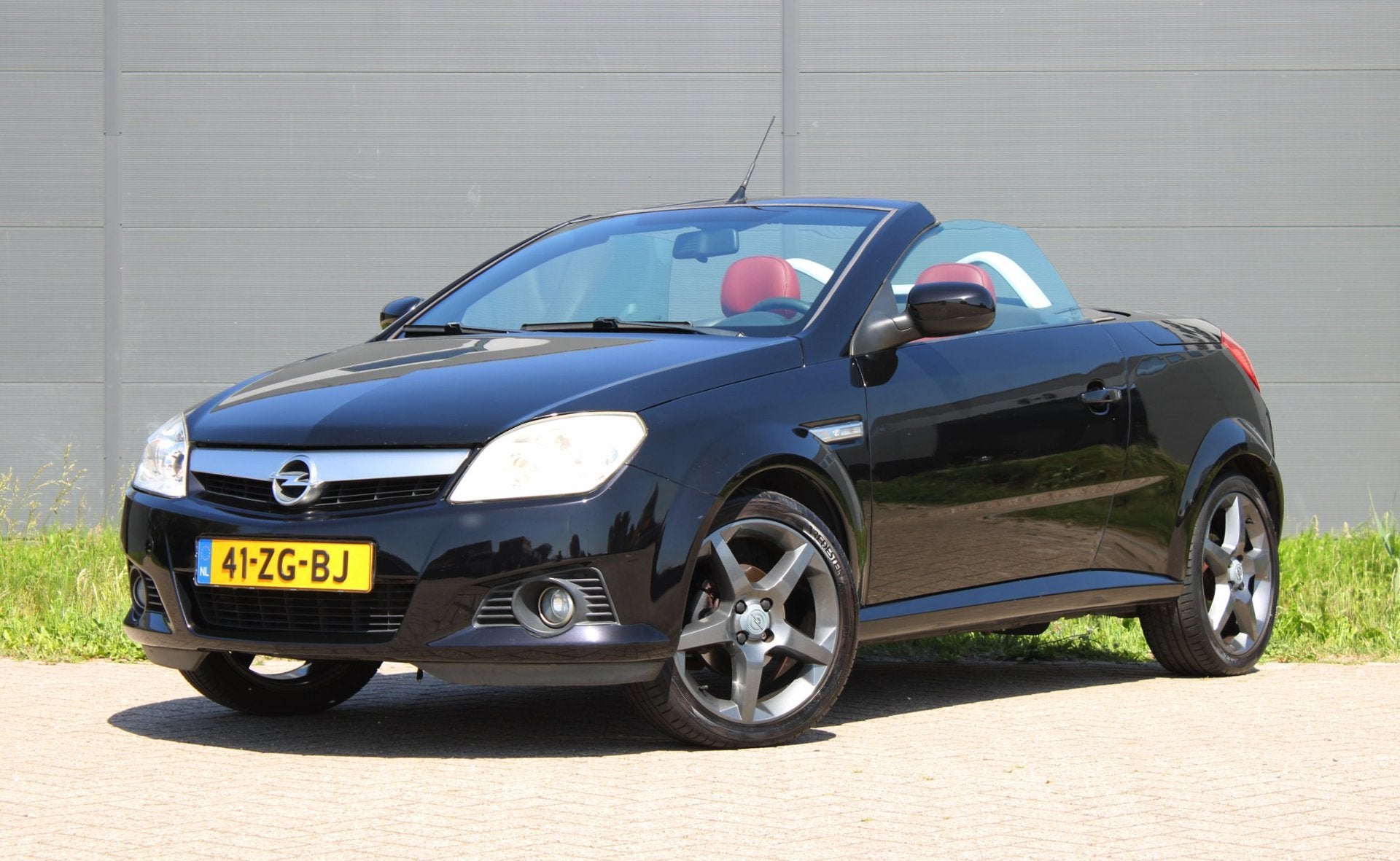 Opel Tigra TwinTop 1.8-16V Temptation Leder Stoelverwarming, 125 pk, Gebruikt, 4 cilinders, 1796 cc
