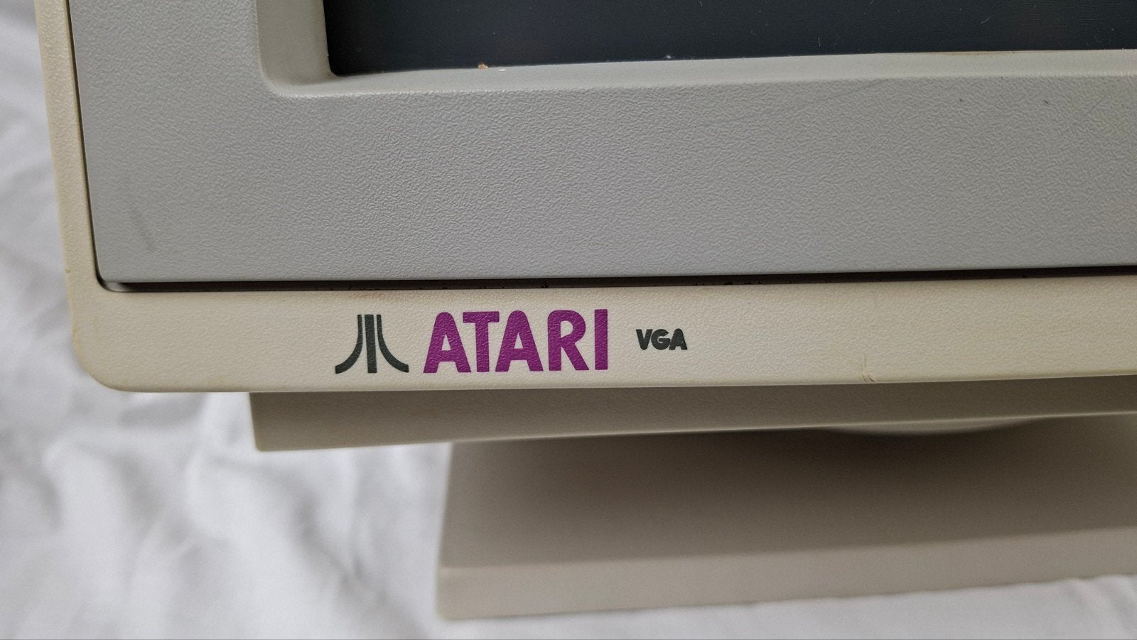 Atari PCC1424 monitor beeldscherm VGA grijs/wit/beige 14", Ophalen, 1 speler, Zo goed als nieuw, Vanaf 3 jaar