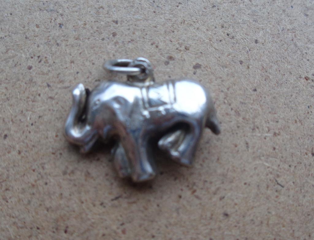 zilveren vintage bedel olifant [756], Overige merken, Verzenden, Zo goed als nieuw, 1 bedel