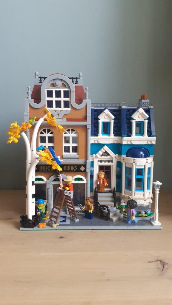 LEGO 10270 BOOKSHOP 100% COMPLEET VOOR €140,-, Ophalen, Lego, Zo goed als nieuw, Compleet