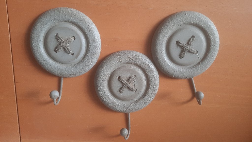 Ophang haak. Kapstok. Kledinghaak. Knoopjes, Ophalen of Verzenden, Zo goed als nieuw, Knoop of Knopen