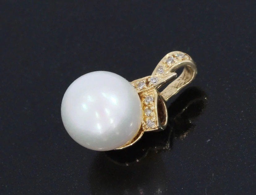 Design 14 karaats gouden parel hanger met diamanten, Voordeelsieraden, Ophalen of Verzenden, Zo goed als nieuw, Postbus 163, 8320 AD Urk