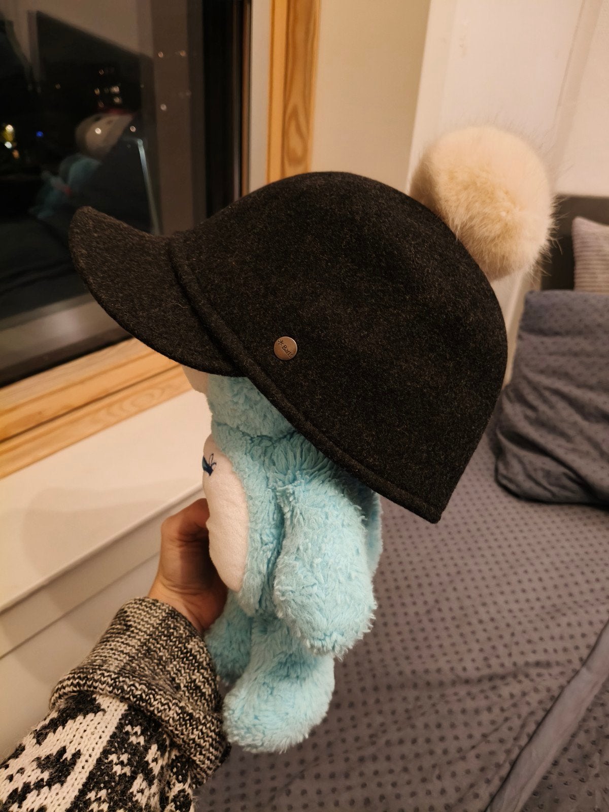 Barts Pet met Pompon - Donkergrijs, Maat S/M, Kleding | Dames, Barts, Ophalen of Verzenden, Zo goed als nieuw, Pet