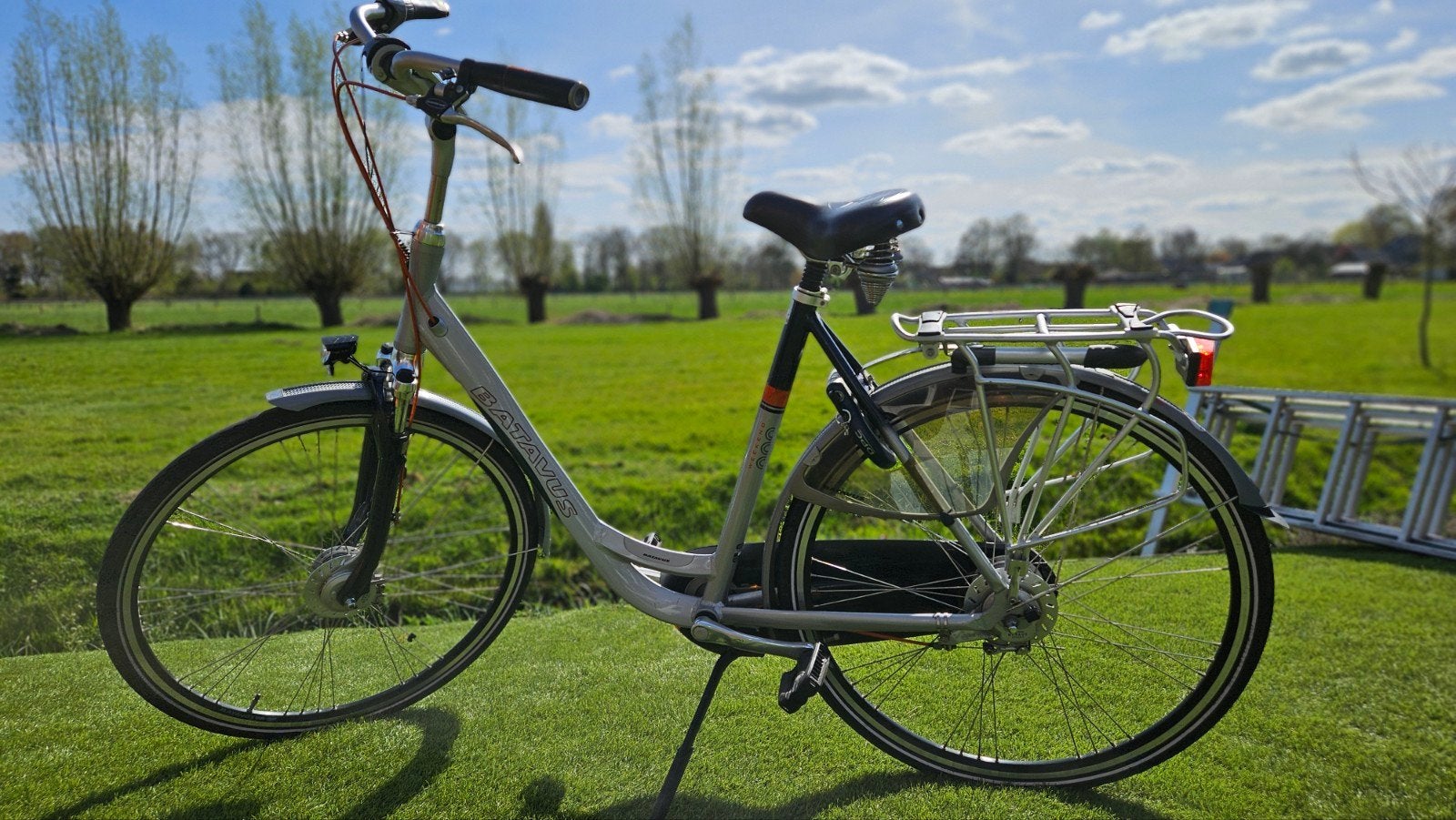 Batavus Weekend Damesfiets 57cm - Comfortabel en compleet, Fietsen en Brommers, Ophalen, Gebruikt, Velgrem, Versnellingen