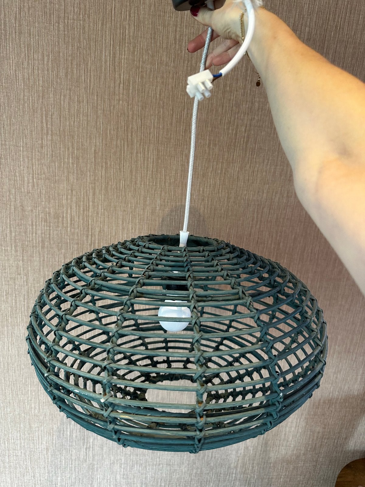 Rotan hanglamp groen - Boheemse stijl, Huis en Inrichting, Lampen | Hanglampen, Ophalen, Zo goed als nieuw, Hout, Minder dan 50 cm