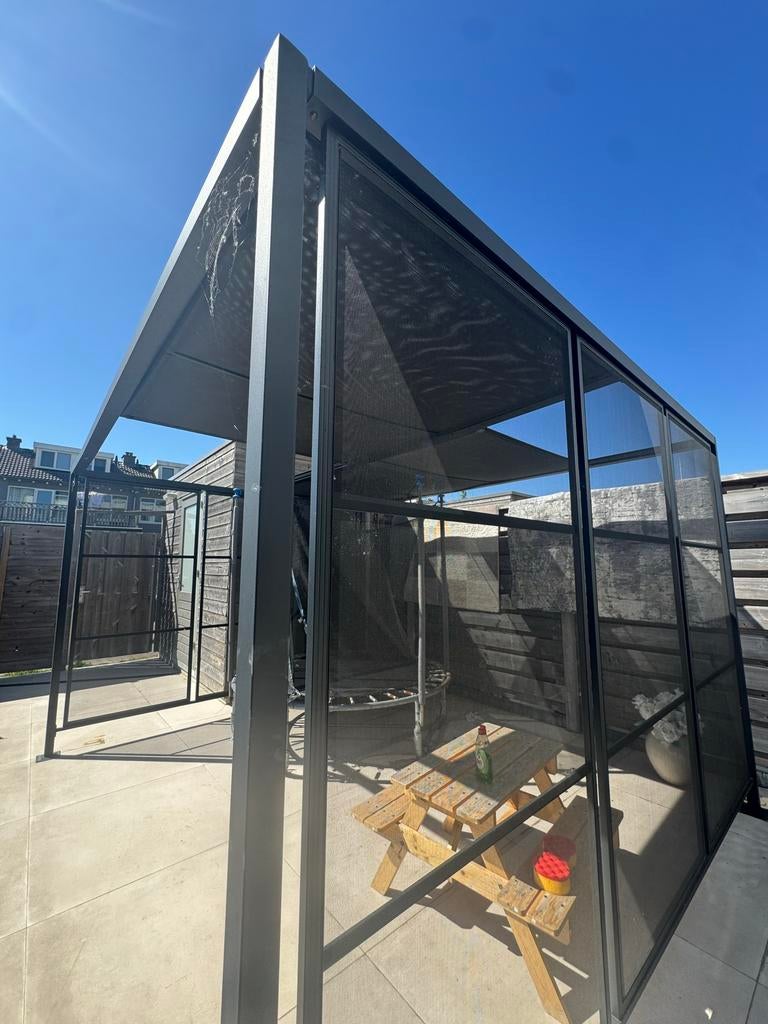 Moderne aluminium pergola met schuifdak en zijwanden, Ophalen of Verzenden, Gebruikt, Tuinpaviljoen