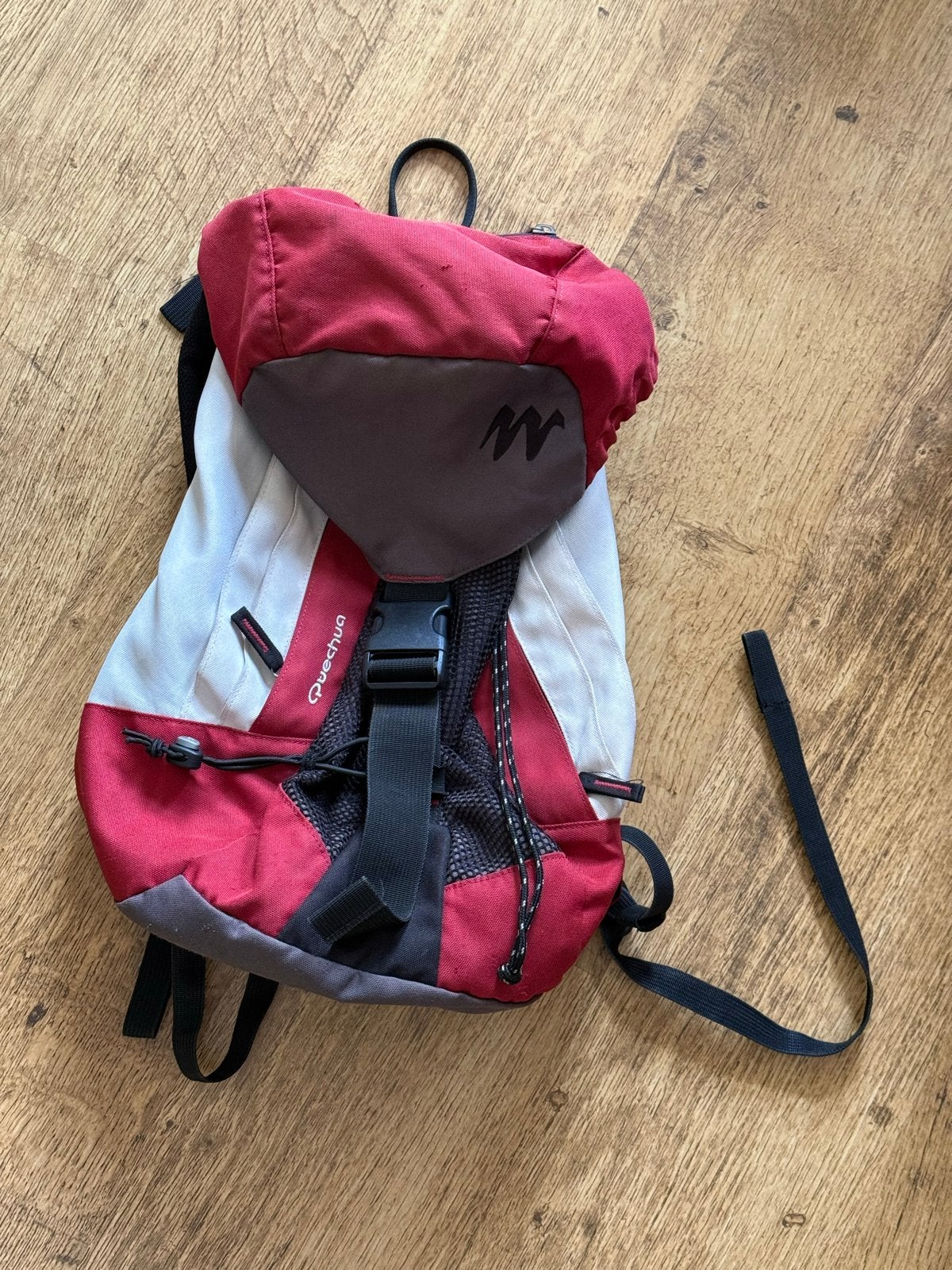 Quechua rugzak, Sieraden, Tassen en Uiterlijk, Tassen | Rugtassen, Gebruikt, 25 tot 40 cm, Trekking, 30 tot 45 cm