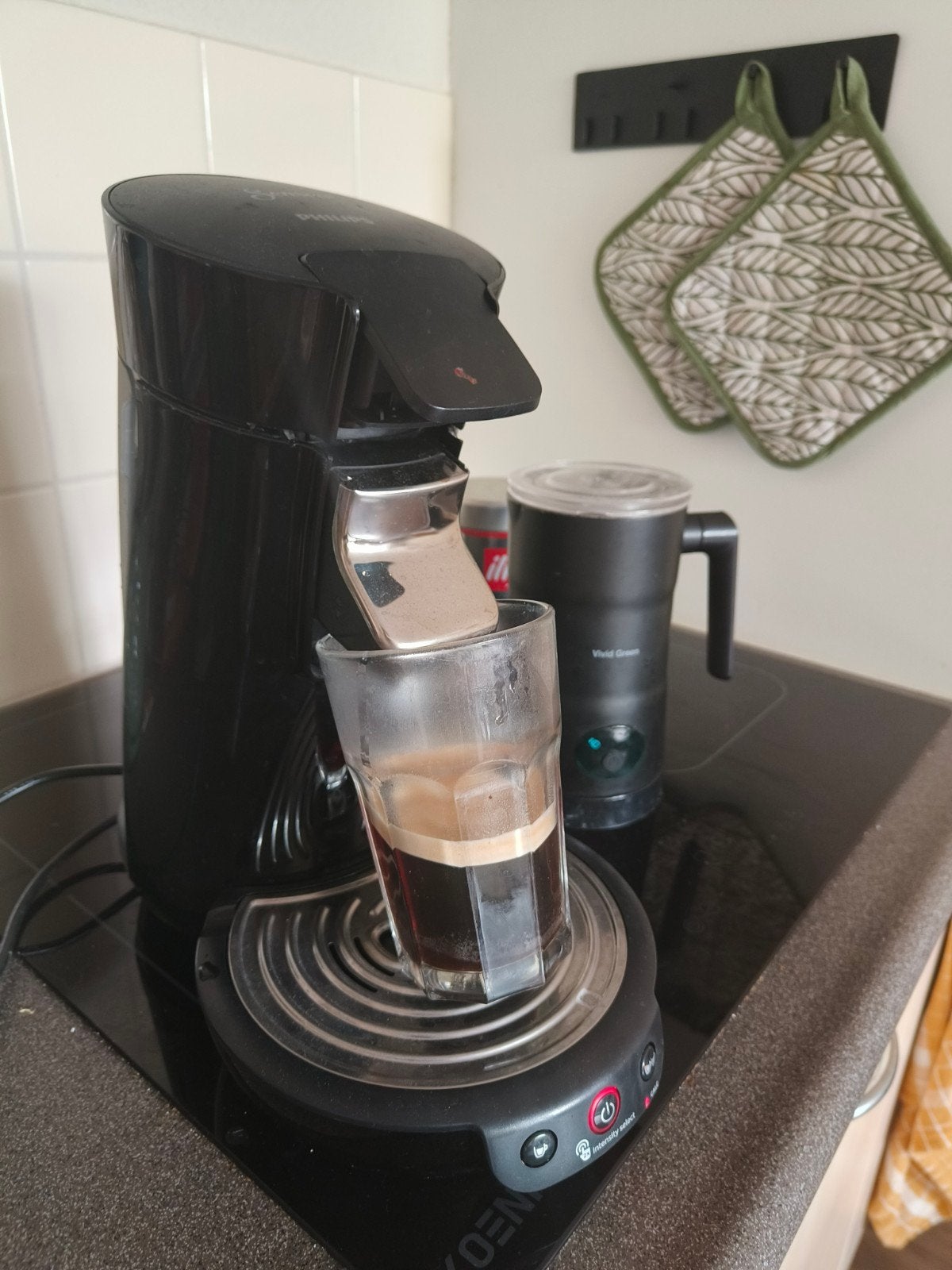 Complete koffiezetapparaat set: Senseo en melkopschuimer, Verzenden, Koffiemachine, Zo goed als nieuw, 2 tot 4 kopjes