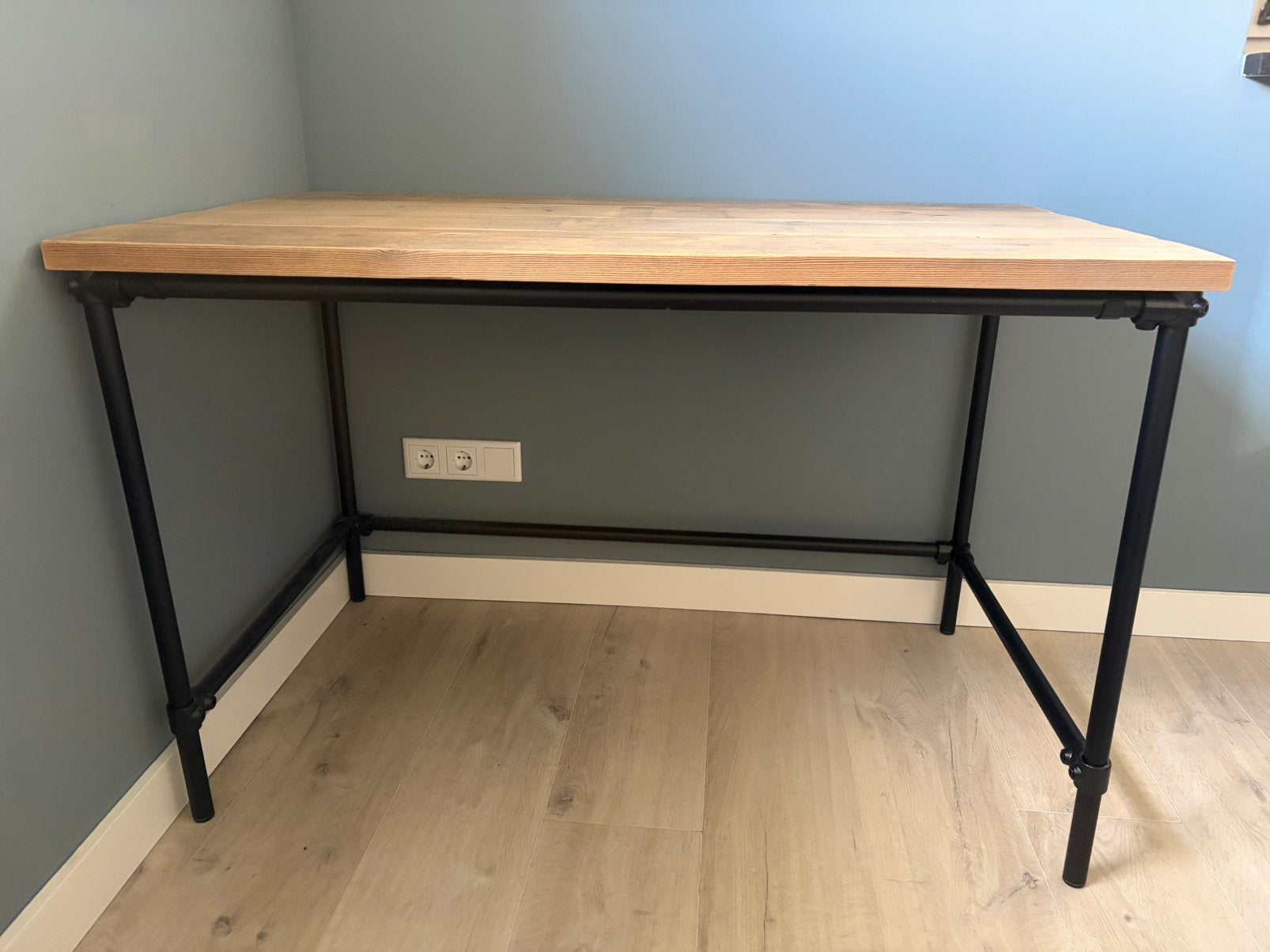 Bureau van steigerhout, Huis en Inrichting, Industrieel, Ophalen, Zo goed als nieuw, Hout