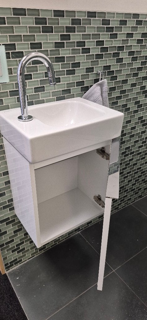 Geberit Icon fonteinkast met wasbak en spiegel showmodel, Ophalen, Nieuw, Glas, Wastafel