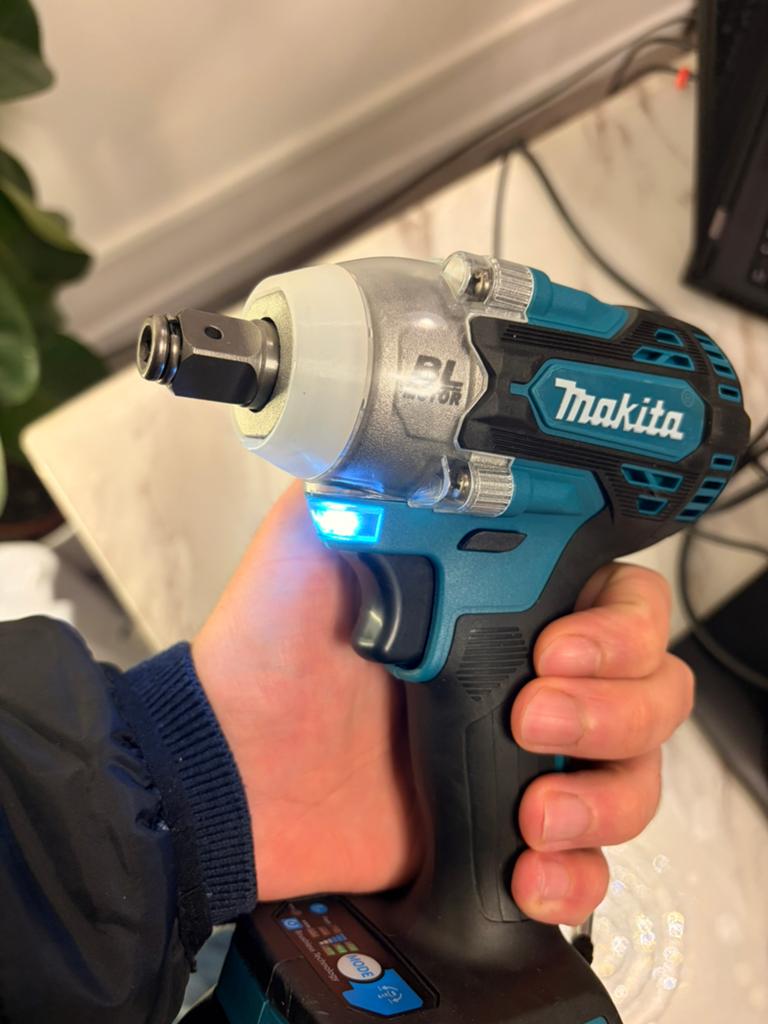 Makita DTW 300 1 keer gebruikt, Ophalen of Verzenden, Zo goed als nieuw