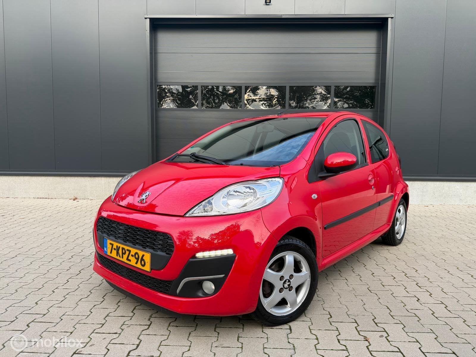 Peugeot 107 1.0 Active 5 Deurs I Airco I 1e Eig I Weinig KM, Auto's, Voorwielaandrijving, Euro 5, Stof, Gebruikt