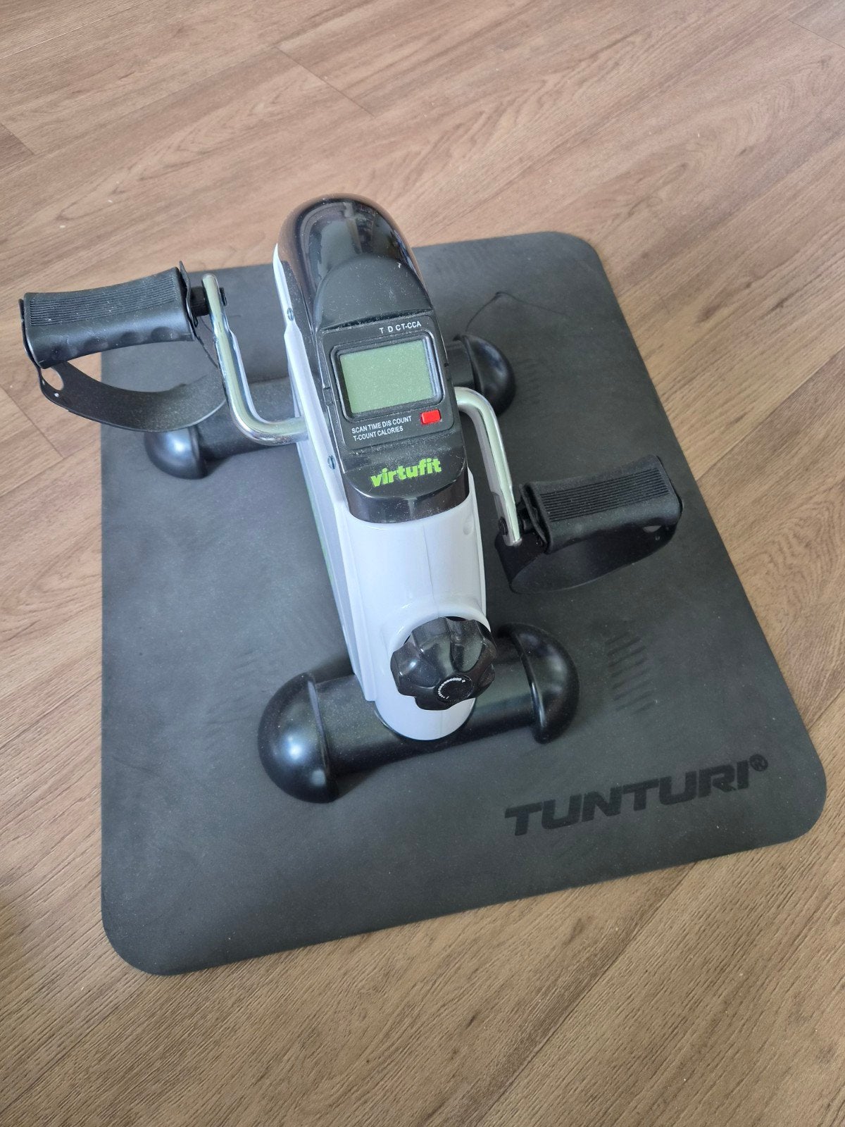 VirtuFit Stoelfiets - Compacte Hometrainer, Ophalen, Kunststof, Zo goed als nieuw, Stoelfiets