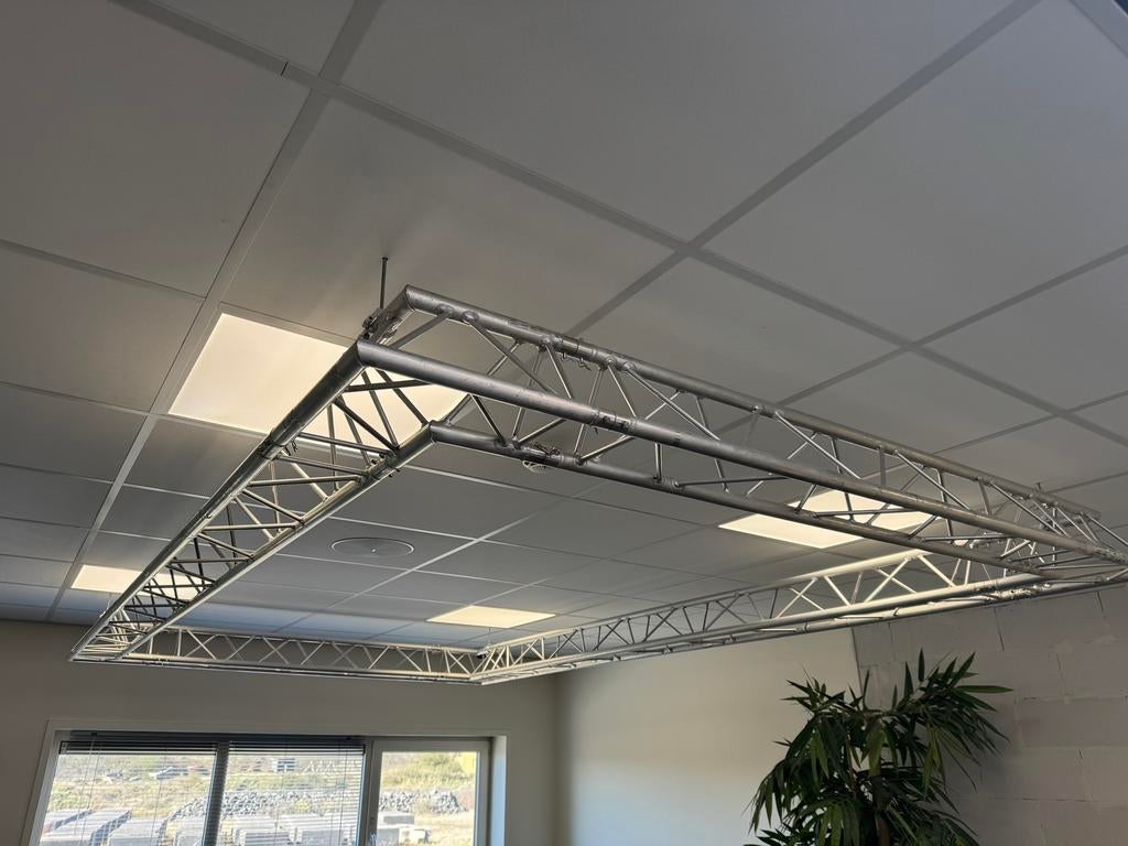 Truss carré deco 3.80 x 2.30 cm, Ophalen, Gebruikt
