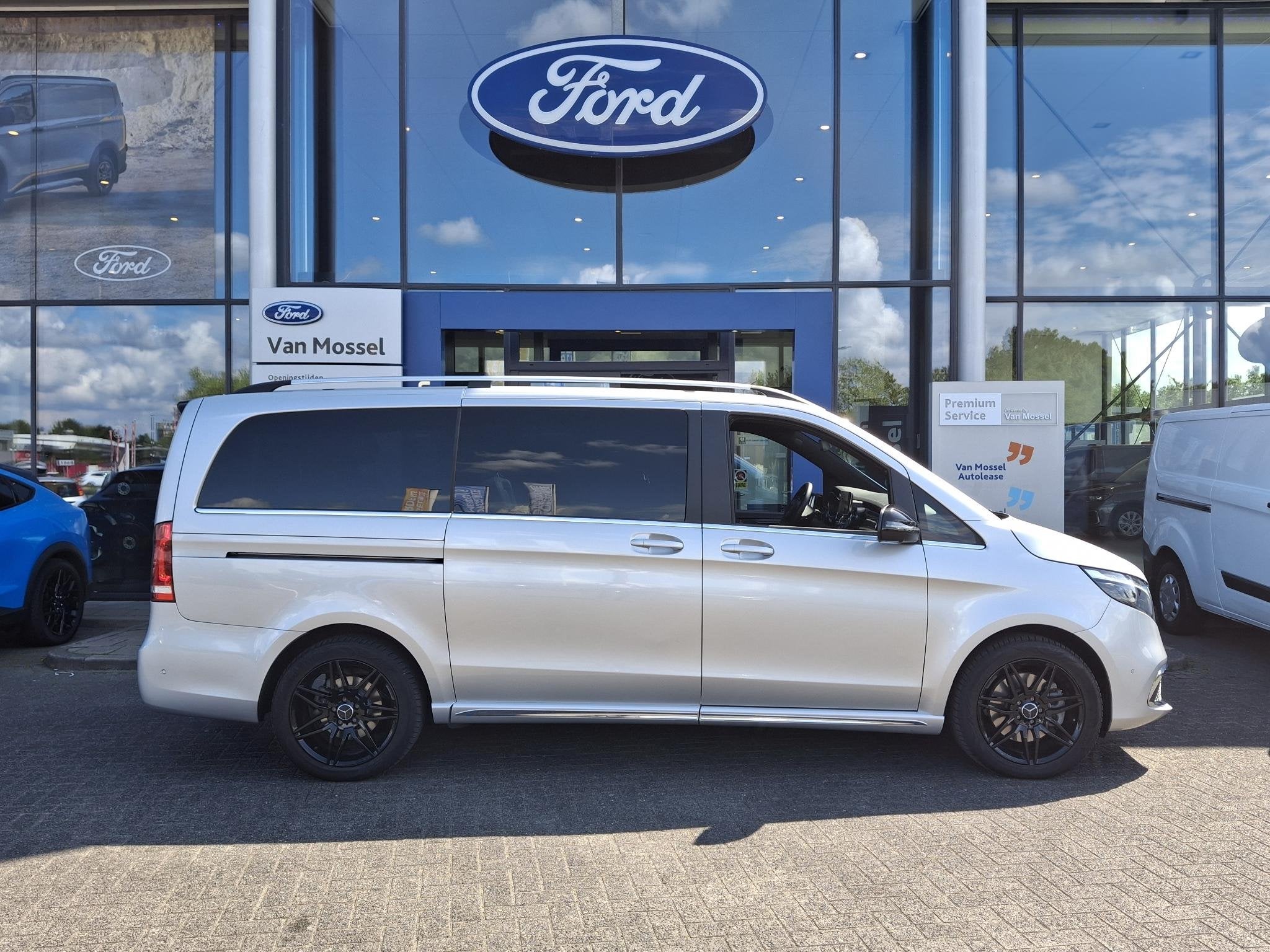 Mercedes-Benz EQV 300 L2 Avantgarde 90 kWh Automaat | 7 pers, Auto's, Gebruikt, Overige modellen, Overige carrosserieën, 2535 kg