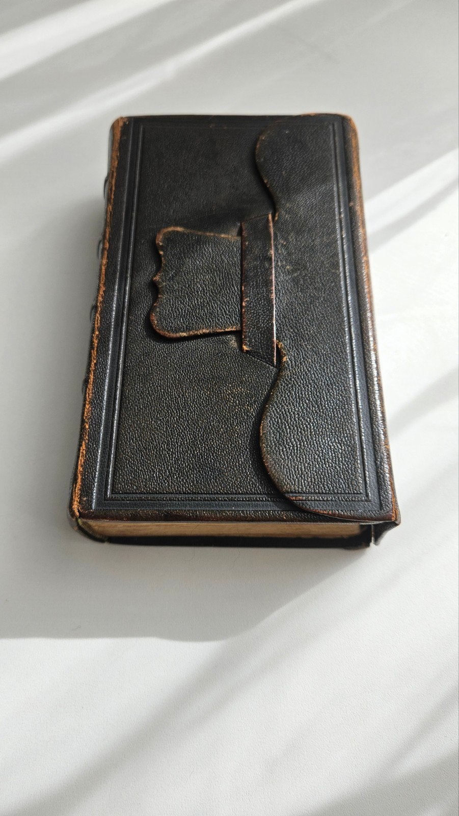 Antieke Bijbel Nieuwe Testament 1875 met gouden snede, Ophalen of Verzenden, Staten Generaal