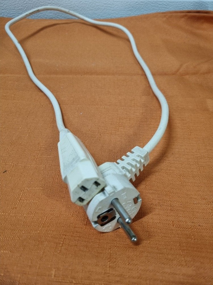 netsnoer kabel wit , c13 geaard, Ophalen of Verzenden, 'T Olde Gre-j, Info@toldegrej.nl, Endepoelstraat 20f Didam