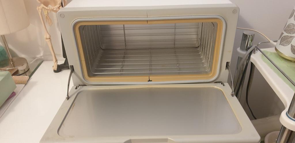 Towel verwarmer wit.  Lengte 45 cm breedte 31 hoogte 29 cm, Witgoed en Apparatuur, Overige Witgoed en Apparatuur, Ophalen