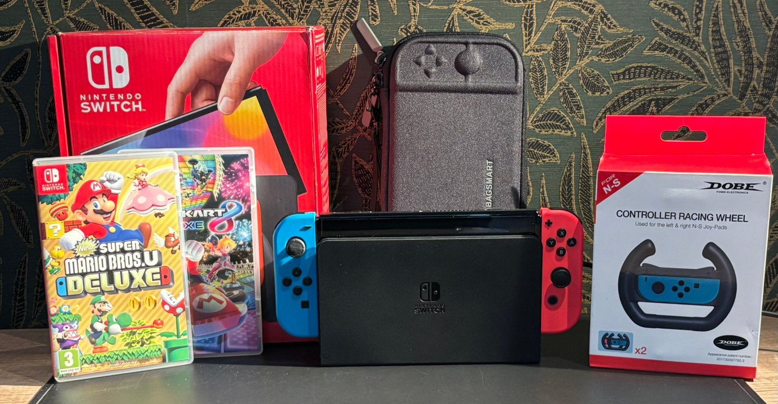 Nintendo Switch OLED Model, Met games, Zo goed als nieuw, Met 3 controllers of meer, Switch OLED