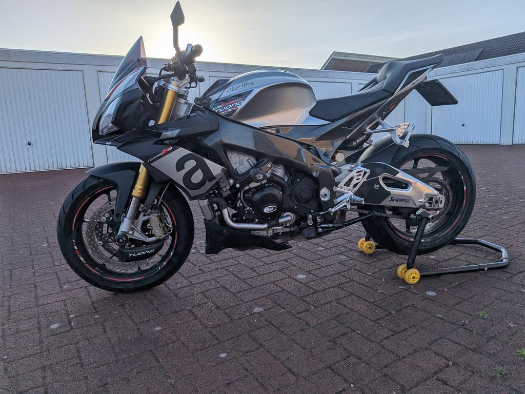 Aprillia Tuono V4 1100 R APRC, Motoren, Motoren | Aprilia, Traction Control, 4 cilinders, Motorrijbewijs A, Gebruikt