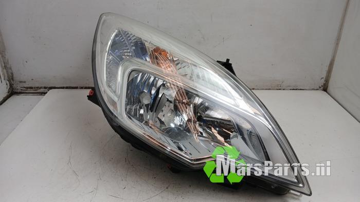 Koplamp rechts van een Opel Meriva