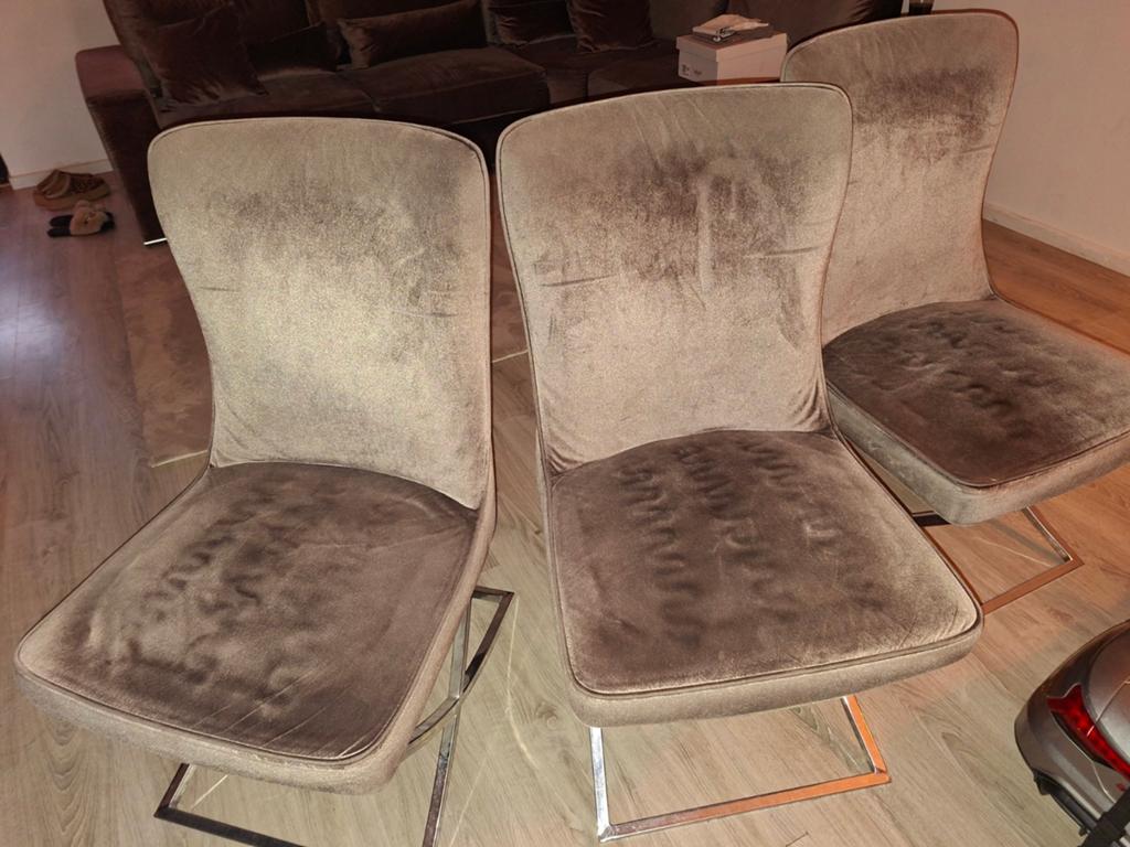 3 eetkamerstoelen - vering zichtbaar, verder goede staat, Ophalen