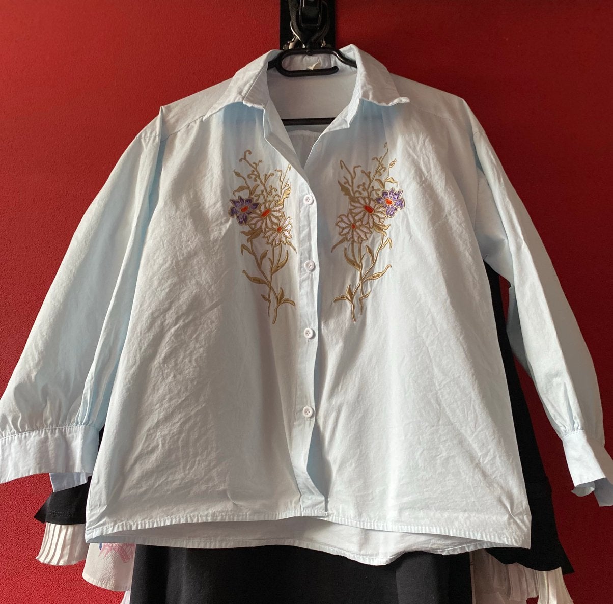Lichtblauwe geborduurde katoenen blouse maat 44. ZGAN, Ophalen of Verzenden, Zo goed als nieuw, Maat 42/44 (L), Blauw