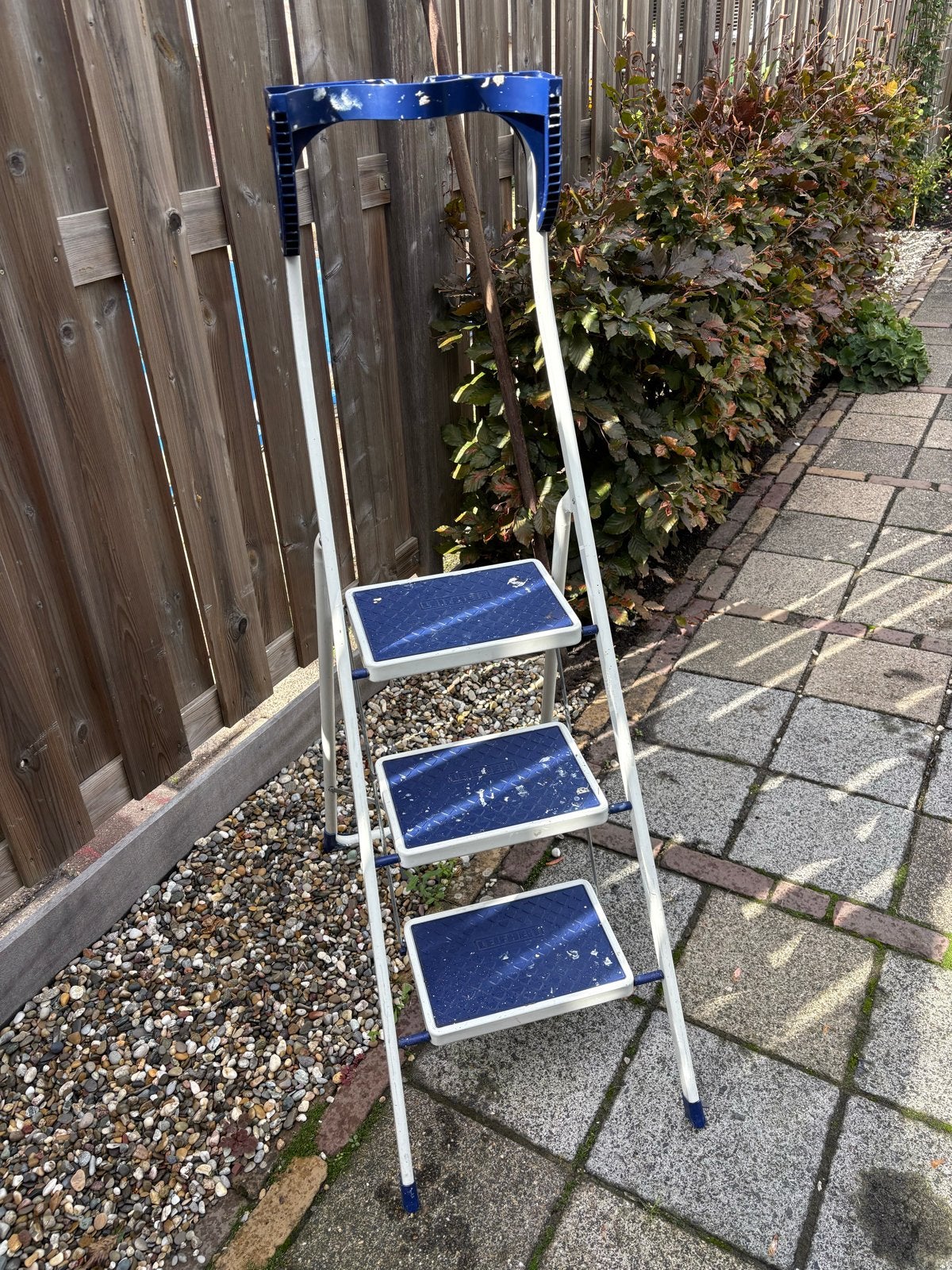 Huishoudtrap 3 treden met handige leuning, Doe-het-zelf en Verbouw, Ladders en Trappen, Ophalen, Gebruikt, Trap, Opvouwbaar of Inschuifbaar