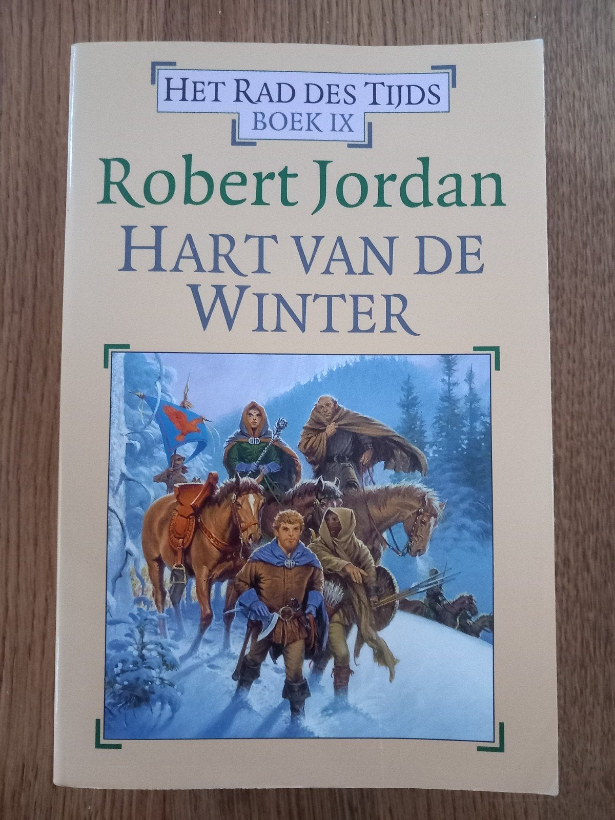 Het Rad des Tijds Boek IX Hart van de Winter - Robert Jordan, Ophalen of Verzenden, Gelezen, Robert Jordan