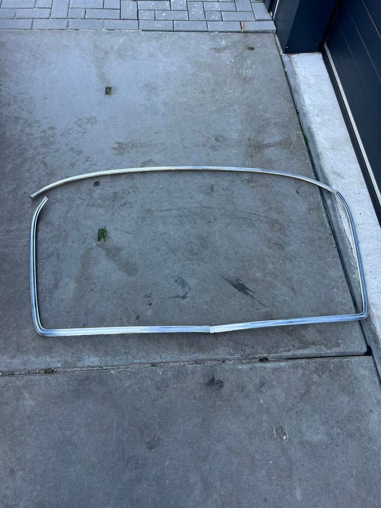 Raamlijsten achterraam mercedes w126, Ophalen