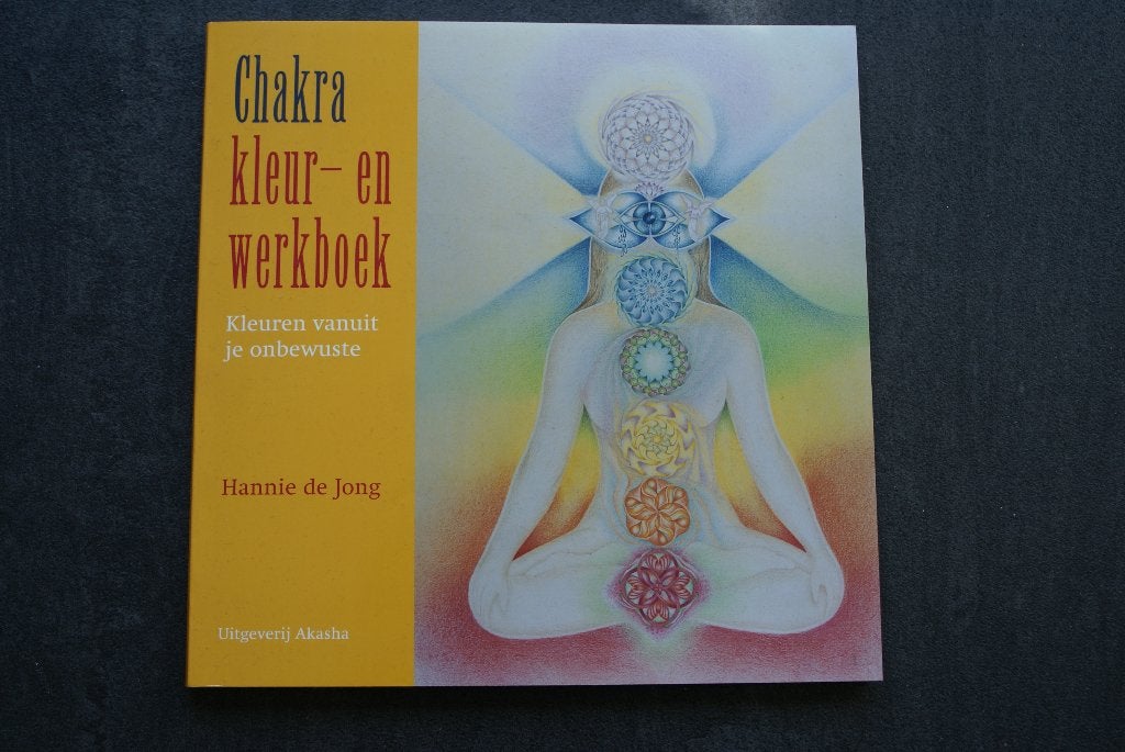 CHAKRA KLEUR en- WERKBOEK.. kleuren vanuit je onbewuste, Ophalen of Verzenden, Zo goed als nieuw, Tekenen en Schilderen
