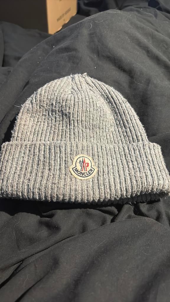 Moncler muts, Kleding | Heren, Mutsen, Sjaals en Handschoenen, Ophalen of Verzenden, Zo goed als nieuw, Overige maten, Muts