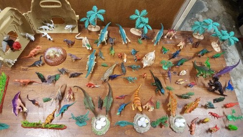 dinosaurus figuren met bomen etc,, Ophalen of Verzenden, 'T Olde Gre-j, Info@toldegrej.nl, Endepoelstraat 20f Didam
