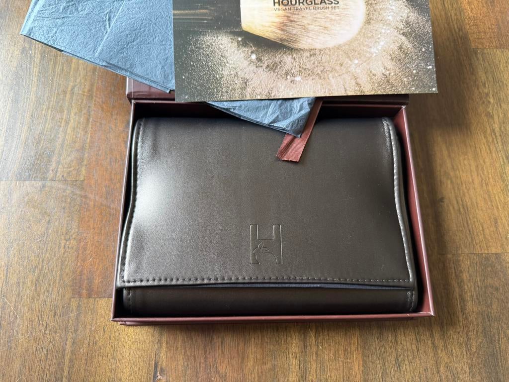 Hourglass kwasten travel set, Sieraden, Tassen en Uiterlijk, Uiterlijk | Cosmetica en Make-up, Ophalen, Bruin, Gehele gezicht