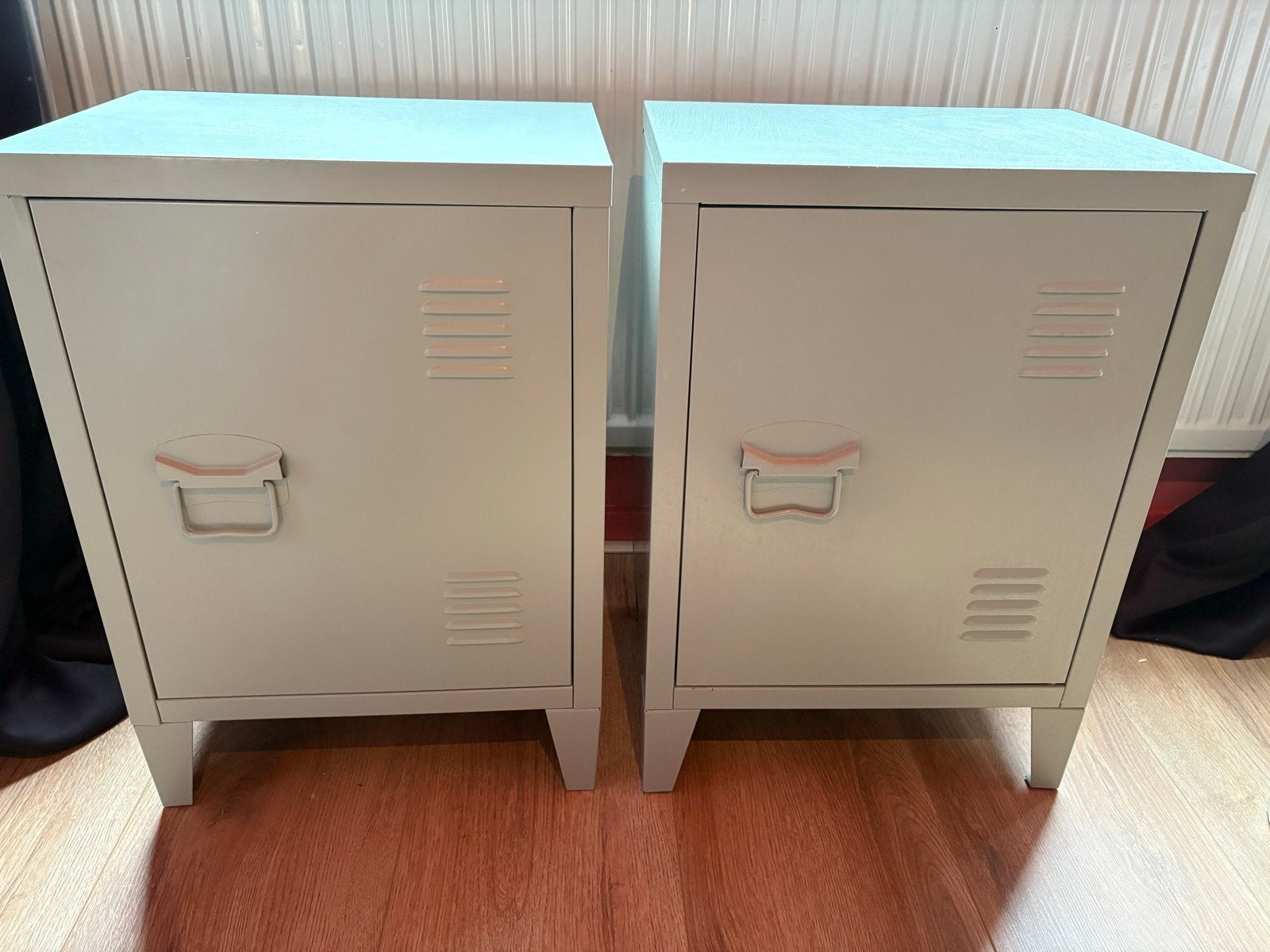 Set van 2 metalen nachtkastjes/opbergkastjes, Ophalen, Gebruikt