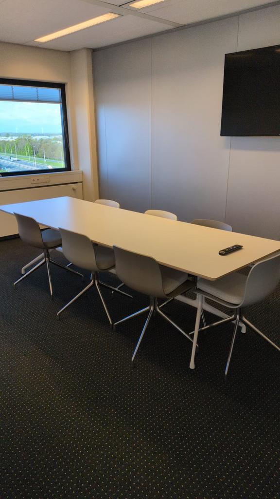 HAY AAT 10 Tafel - Wit Linoleum - Showroommodel, Ophalen of Verzenden, Zo goed als nieuw
